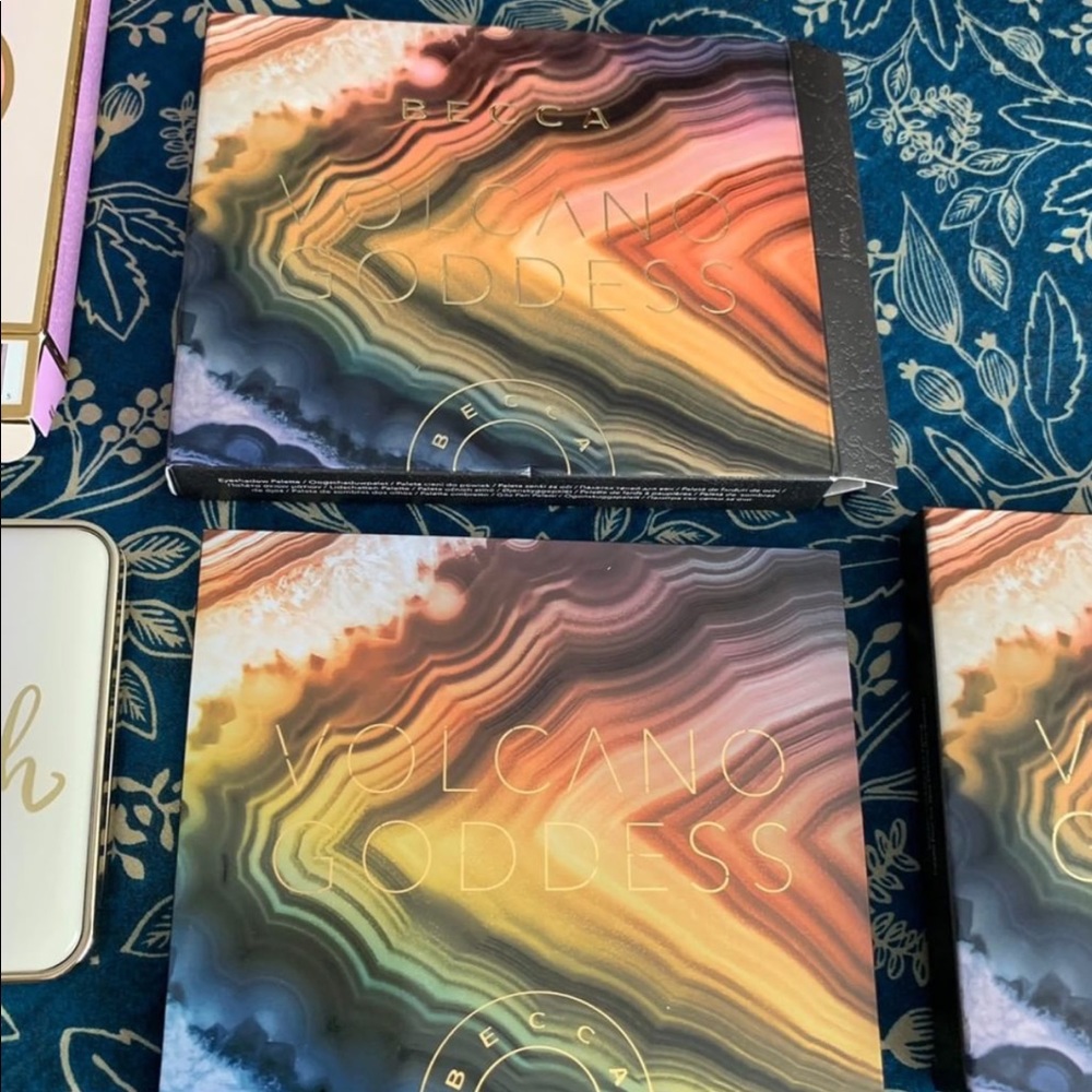 BECCA volcano goddess eyeshadow palette